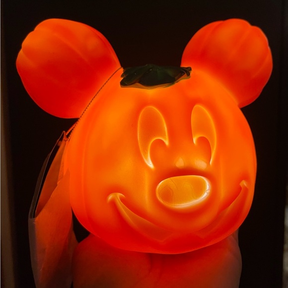 Light up Mickey Jack o lantern small pumpkin - Picture 3 of 6